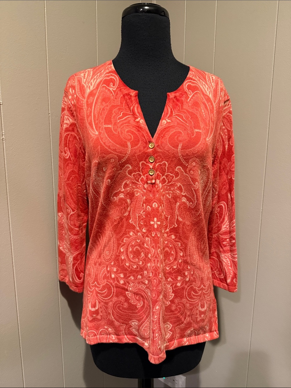 J. McLaughlin Women’s Medium Coral Paisley Split-Neck Tunic with Gold Buttons
